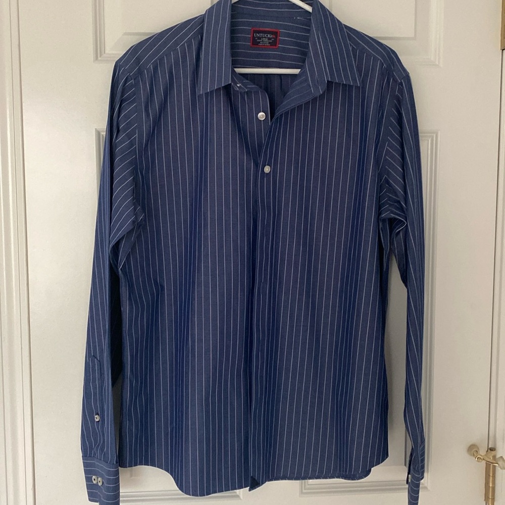 NWOT. Mens Untuckit Dress Shirt